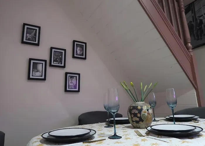Victorian Farrar Cottage